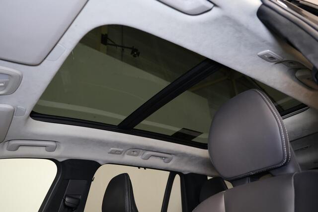 Volvo XC90 T8 Recharge AWD Ultra Bright - Luchtvering - Panorama/schuifdak - IntelliSafe Assist & Surround - 360º Camera - Bowers & Wilkins audio - Adaptieve LED koplampen - Verwarmde voorstoelen, stuur & achterbank - Parkeersensoren voor & achter - Elektr. bedienb.