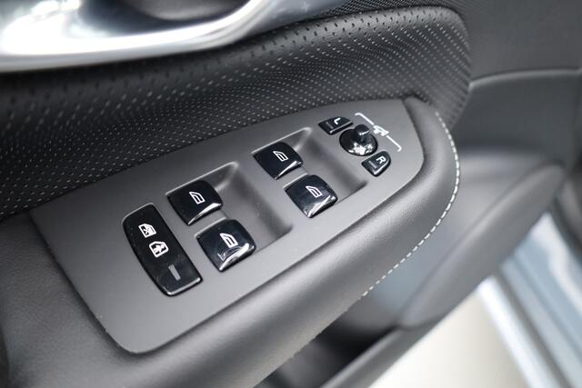 Volvo XC90 2.0 T8 Recharge AWD Ultimate Dark | Pano | Elek. Trekhaak | HUD | Memory | Harman Kardon | Keyless | Stoel-Stuurverw. | x