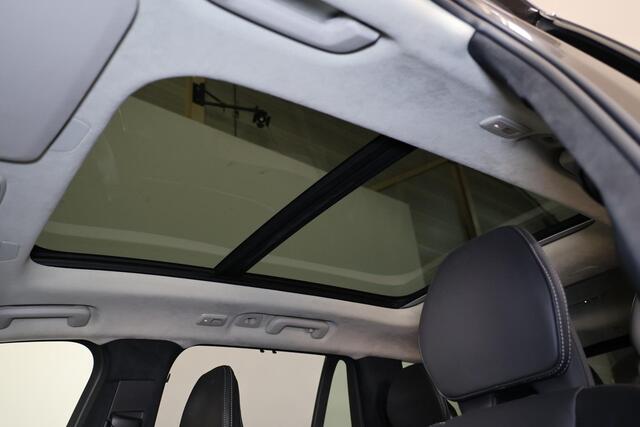 Volvo XC90 T8 Recharge AWD Ultra Bright - Luchtvering - Panorama/schuifdak - IntelliSafe Assist & Surround - 360º Camera - Bowers & Wilkins audio - Adaptieve LED koplampen - Verwarmde voorstoelen, stuur & achterbank - Parkeersensoren voor & achter - Elektr. bedienb.