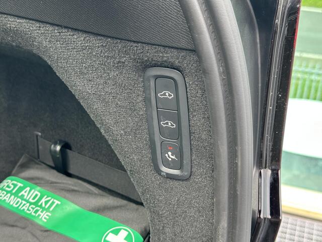 Volvo XC90 2.0 T8 Plug-in hybrid AWD Ultra Dark PHEV, Automaat, Luchtvering, Trekhaak semi elektrisch, Leder, Bowers&Wilkins audio, Stoelmassage, Stoelventilatie, Stoelverwarming, Head-up display