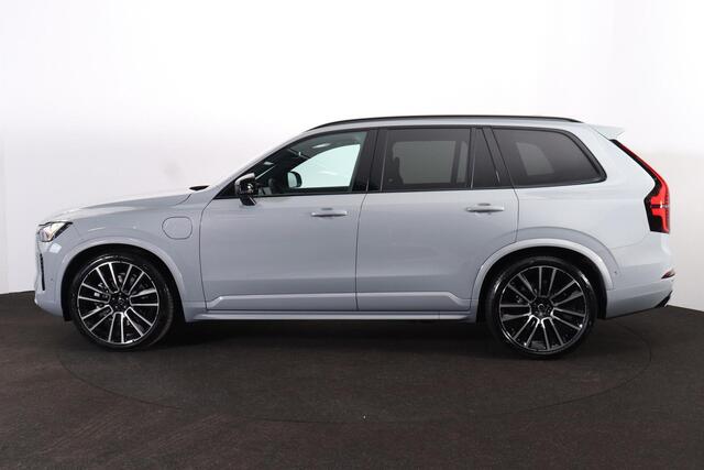 Volvo XC90 T8 Recharge AWD Ultra Dark Exec. Ed. - Luchtvering - Panorama/schuifdak - IntelliSafe Assist & Surround - 360º Camera - Bowers & Wilkins audio - Adaptieve LED koplampen - Verwarmde voorstoelen, stuur & achterbank - Parkeersensoren voor & achter - Elektr. 