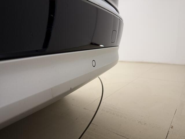 Volvo XC90 T8 390PK Automaat Recharge AWD Inscription | Nubuck Hemel | Head-up | Trekhaak | 360 Camera | Stoelverwarming/verkoeling | Memory | H & K |