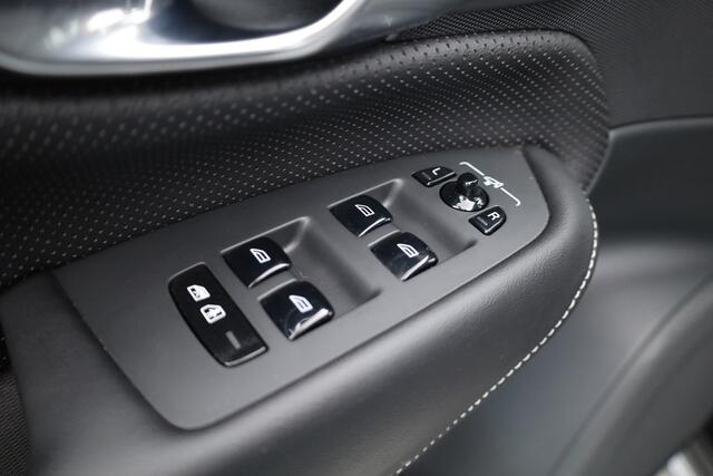Volvo XC90 T8 Recharge Plus Dark | SOH 97,3% | Long Range | Pilot Assist | Memory seats | 4x Stoelverw. | H&K Audio | Leder | Nav + CarPlay | Keyless | 21''