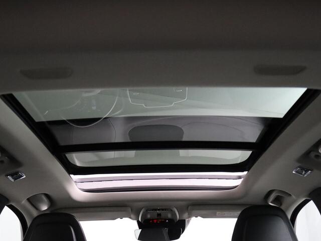 Volvo XC90 2.0 T5 AWD Inscription | 7 Persoons! | Panoramadak | Pilot Assist | Trekhaak!