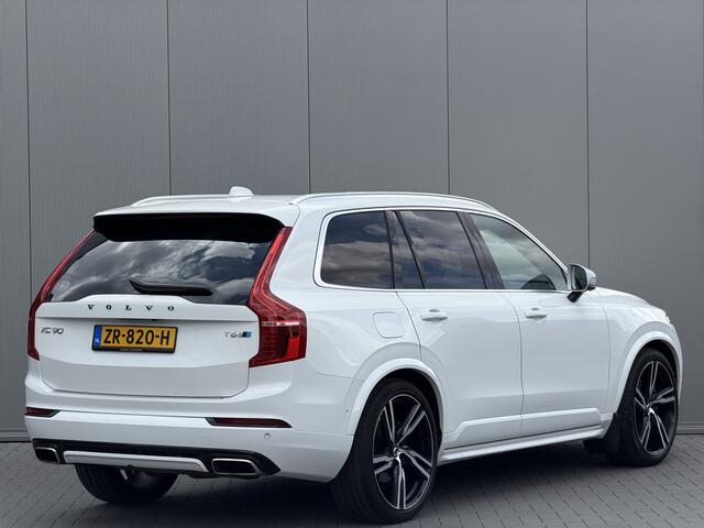 Volvo XC90 T6 AWD R-Design 7-Persoons | Panorama | B&W | Luchtvering | 22" | HUD | Wegkl. Trekhaak