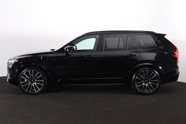 Volvo XC90 T8 Recharge AWD Ultra Dark Exec. Ed. - Luchtvering - Panorama/schuifdak - IntelliSafe Assist & Surround - 360º Camera - Bowers & Wilkins audio - Adaptieve LED koplampen - Verwarmde voorstoelen, stuur & achterbank - Parkeersensoren voor & achter - Elektr. 
