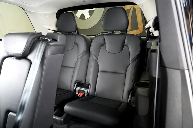 Volvo XC90 2.0 T8 AWD 335kW/456pk Aut8 Recharge Plus Dark HARMAN/KARDON + EL.TREKHAAK + PD-GLASS + BLIS + LEDER + SPORTSTOELEN + STOELVERWARMING V&A + STUURVERWARMING + CAMERA + KEYLESS ENTRY&GO + ADAPT.CRUISE + PILOT ASSIST + PARKSENSOREN + 20" LM-VELGEN!!