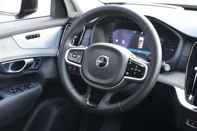 Volvo XC90 2.0 T8 FACELIFT Plug-in hybrid AWD Plus Dark 455pk Panoramadak/Bowers&Wilkins/Luchtvering