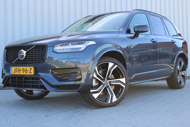 Volvo XC90 2.0 T8 Recharge AWD Ultra Dark | Incl. 12 maanden garantie | SOH 100% | 7 persoons | Panorama dak | Massage stoelen | Stoel & Stuur verwarming | Stoelventilatie | Memory seats | Stoelverwarming achter | 360° Camera | Elektrische kofferklep | Bower & Wilk