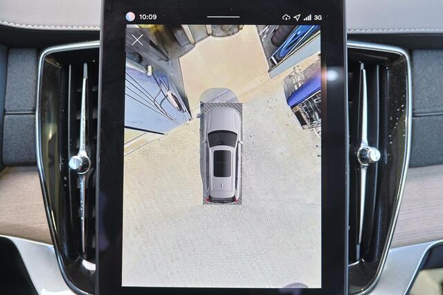 Volvo XC90 T8 Recharge AWD Ultra Bright - Luchtvering - Panorama/schuifdak - IntelliSafe Assist & Surround - 360º Camera - Harman/Kardon audio - Adaptieve LED koplampen - Verwarmde voorstoelen, stuur & achterbank - Parkeersensoren voor & achter - Elektr. bedienb. vo