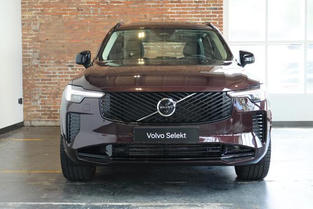 Volvo XC90 T8 Plug-in hybrid AWD Ultra Dark | Luchtvering | Panoramadak | Trekhaak | Premium audio by Bowers&Wilkins | Verwarmbare voorstoelen met massagefunctie |