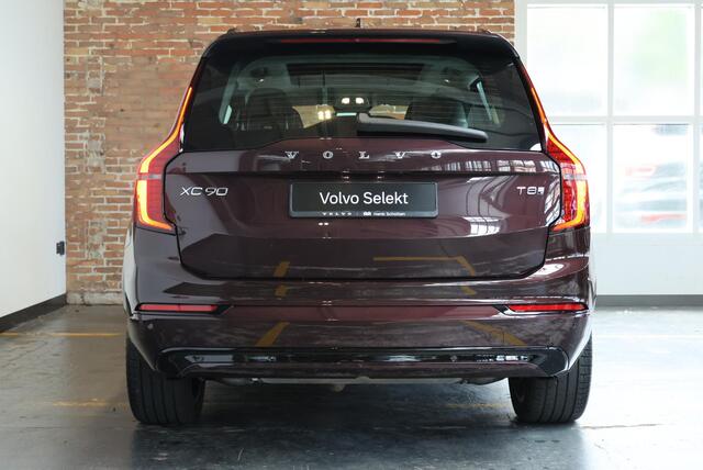 Volvo XC90 T8 Plug-in hybrid AWD Ultra Dark | Luchtvering | Panoramadak | Trekhaak | Premium audio by Bowers&Wilkins | Verwarmbare voorstoelen met massagefunctie |