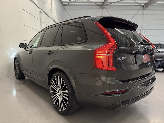 Volvo XC90 T8 Recharge AWD R-Design 49.000km/PANO/LUCHTVERING/TREKHAAK/22"/HEAD-UP/H&K/LEER-ALCANTARA R-DESIGN SP. STOELEN/MEMORY/ACC/PILOT-ASSIST/PINE-GREY/NET OH BEURT GEHAD BIJ VOLVO
