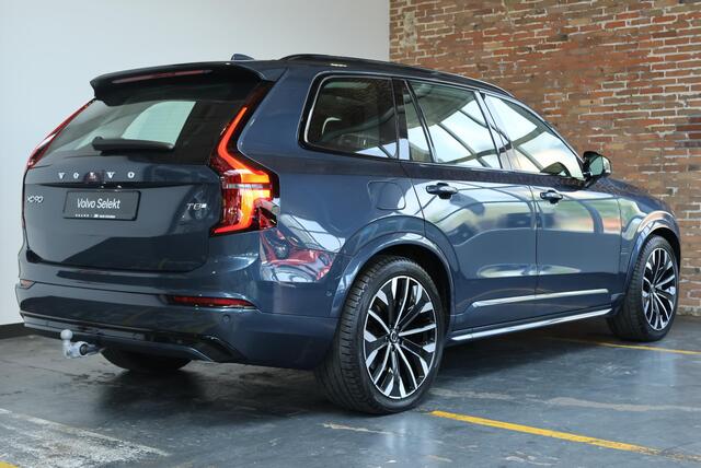Volvo XC90 T8 Plug-in hybrid AWD Ultra Dark | Bowers & Wilkins Premium Audio | Luchtvering | Nappa Lederen bekleding met ventilatie | 360° Parkeercamera | Semi-Electrische Wegklapbare trekhaak | Panoramadak | Stoelverwarming | Parkeersensoren voor + achter