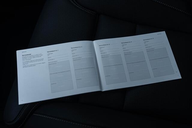 Volvo XC90 T8 Plug-in hybrid AWD Ultra Black Ed. Exec. | Google | Long Range | Bowers & Wilkins Audio | Memory | Luchtvering | Stoelventilatie | Massage | Panoramadak | Gelamineerde Zijruiten Rondom | Nappa Lederen Bekleding | Zwarte Hemelbekleding | Keyless | Getin