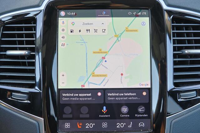 Volvo XC90 T8 Recharge AWD Core Bright - IntelliSafe Assist & Surround - Harman/Kardon audio - Adaptieve LED koplampen - Parkeercamera achter - Verwarmde voorstoelen, stuur & achterbank - Draadloze tel. lader - Extra getint glas - Inklapbare trekhaak - 20' LMV