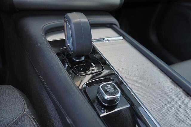 Volvo XC90 T8 Recharge AWD Core Bright - IntelliSafe Assist & Surround - Harman/Kardon audio - Adaptieve LED koplampen - Parkeercamera achter - Verwarmde voorstoelen, stuur & achterbank - Parkeersensoren voor & achter - Draadloze tel. lader - Standkachel - Extra get