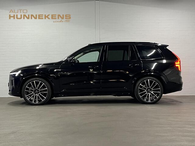 Volvo XC90 2.0 T8 Plug-in hybrid AWD Ultra Dark Luchtvering | Bowers & Wilkins | Adapt. cruise | Open dak | Massage | 360 camera | Head-up | Stoelventilatie/-verwarming | 22" wielen