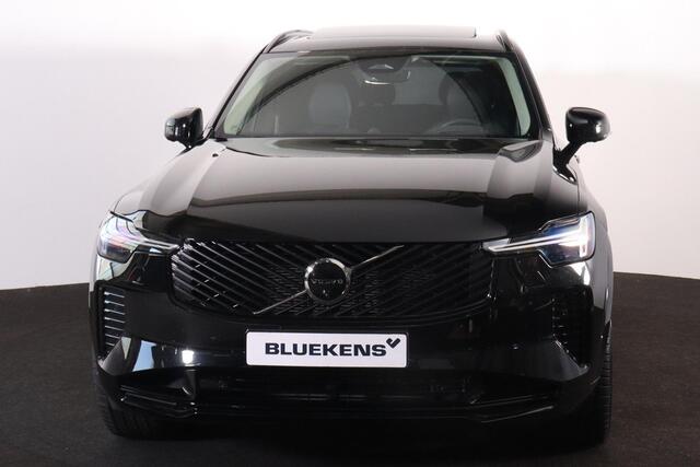 Volvo XC90 T8 Recharge AWD Ultra Dark - Luchtvering - Panorama/schuifdak - IntelliSafe Assist & Surround - 360º Camera - Bowers & Wilkins audio - Adaptieve LED koplampen - Verwarmde voorstoelen, stuur & achterbank - Parkeersensoren voor & achter - Elektr. bedienb. v