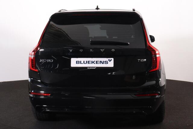 Volvo XC90 T8 Recharge AWD Ultra Dark - Luchtvering - Panorama/schuifdak - IntelliSafe Assist & Surround - 360º Camera - Bowers & Wilkins audio - Adaptieve LED koplampen - Verwarmde voorstoelen, stuur & achterbank - Parkeersensoren voor & achter - Elektr. bedienb. v