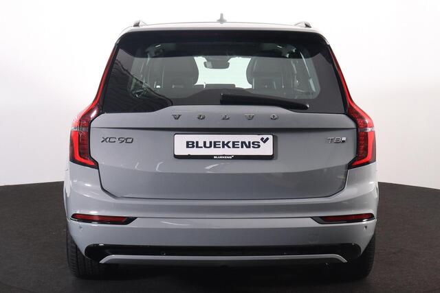 Volvo XC90 T8 Recharge AWD Ultra Dark - Luchtvering - Panorama/schuifdak - IntelliSafe Assist & Surround - 360º Camera - Bowers & Wilkins audio - Adaptieve LED koplampen - Verwarmde voorstoelen, stuur & achterbank - Parkeersensoren voor & achter - Elektr. bedienb. v