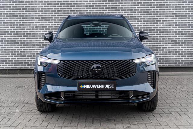 Volvo XC90 T8 Plug-in hybrid AWD Ultra Black Ed. Exec. | Google | Long Range | Ventilatie Voorstoelen | Bowers & Wilkins Audio | Trekhaak | Luchtvering | Head-Up Display | Stoel-/Stuurverwarming | Adaptieve Cruise Control | 360 Camera | Massage | Gelamineerde Zijruiten Rondom | Getint Glas | Keyless | Memory | Elek. Achterklep | 22" LM