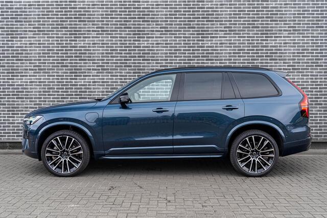 Volvo XC90 T8 Plug-in hybrid AWD Ultra Black Ed. Exec. | Google | Long Range | Ventilatie Voorstoelen | Bowers & Wilkins Audio | Trekhaak | Luchtvering | Head-Up Display | Stoel-/Stuurverwarming | Adaptieve Cruise Control | 360 Camera | Massage | Gelamineerde Zijruiten Rondom | Getint Glas | Keyless | Memory | Elek. Achterklep | 22" LM