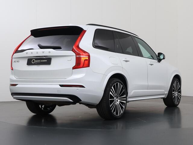 Volvo XC90 T8 Geartronic Recharge R-Design Edition | SOH 98,7% | Navigatie | Panoramadak | Luchtvering | 360° Camera | HUD | 22" Lichtmetalen Velgen | Cruise Control Adaptief | Elek. Stoelen met Geheugen | Harman/Kardon |