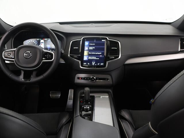 Volvo XC90 T8 Geartronic Recharge R-Design Edition | SOH 98,7% | Navigatie | Panoramadak | Luchtvering | 360° Camera | HUD | 22" Lichtmetalen Velgen | Cruise Control Adaptief | Elek. Stoelen met Geheugen | Harman/Kardon |