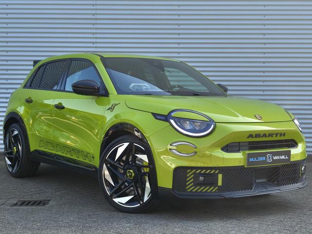 Abarth 600e Scorpionissima 54kWh 280pk | SABELT SPORTSTOELEN | ADAPTIVE CRUISE | 20" LMV | APPLE CARPLAY / ANDROID AUTO |