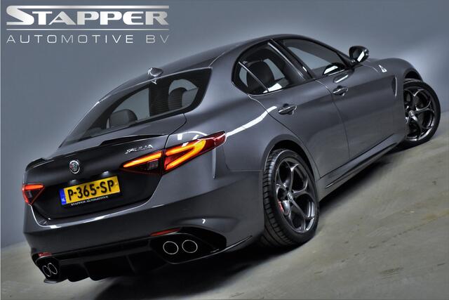 Alfa Romeo GIULIA 2.9 V6 510pk Automaat Quadrifoglio Keramisch/Carbon/Camera/Navi/Led/Leer/Alcantara/Adap.Cruise/Lmv19"