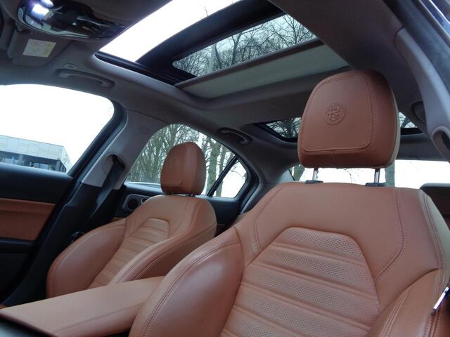 Alfa Romeo GIULIA 2.0T Super Panorama dak Sportstoelen Beige Leer