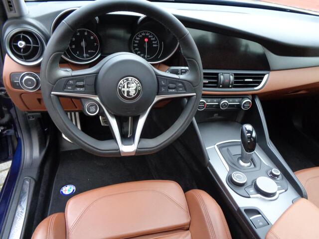 Alfa Romeo GIULIA 2.0T Super Panorama dak Sportstoelen Beige Leer