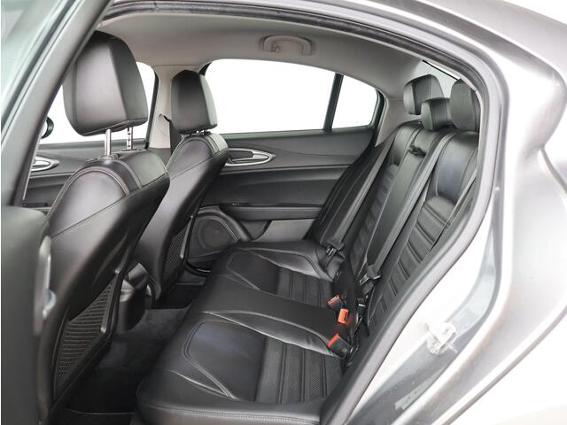 Alfa Romeo GIULIA 2.0 T AWD Veloce | Stoel&Stuurverwarming | Navigatie | 280 PK |