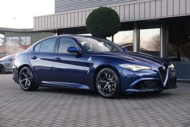 Alfa Romeo GIULIA 2.9 V6 Quadrifoglio MonteCarlo Blue Carbon