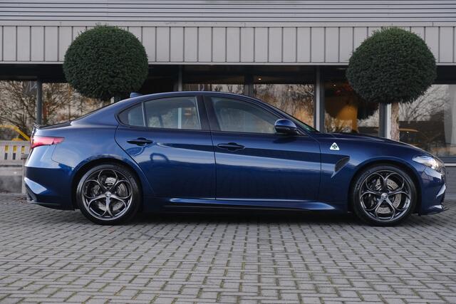 Alfa Romeo GIULIA 2.9 V6 Quadrifoglio MonteCarlo Blue Carbon