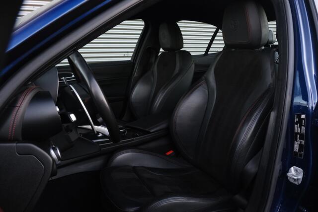 Alfa Romeo GIULIA 2.9 V6 Quadrifoglio MonteCarlo Blue Carbon