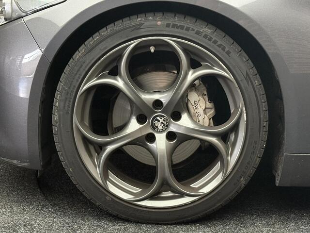 Alfa Romeo GIULIA 2.0T Super Leder | Xenon | Automaat | Rijklaar