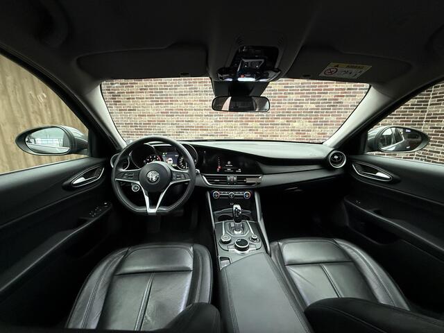 Alfa Romeo GIULIA 2.0T Super Leder | Xenon | Automaat | Rijklaar