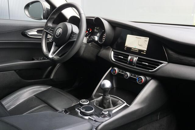 Alfa Romeo GIULIA 2.2 Eco Business Super | Origineel NL | Camera | Cruise Control | Leder | Navigatie | Airco |