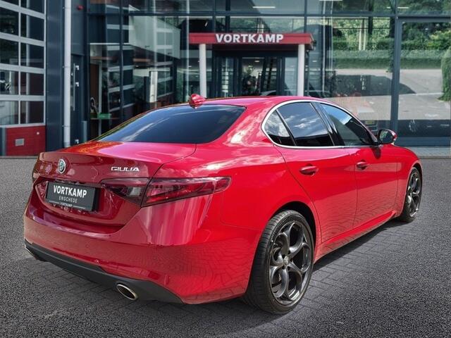 Alfa Romeo GIULIA 2.0T B-TECH LEDER/MEMORY/TREKHAAK/CAMERA/NAVI/ACC/STOEL-STUURVERW
