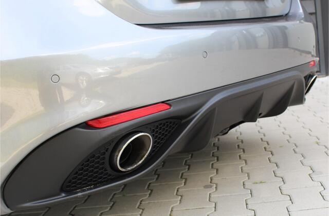 Alfa Romeo GIULIA 2.0 T 280Pk Q4 AWD Veloce | Panoramadak | Origineel NL