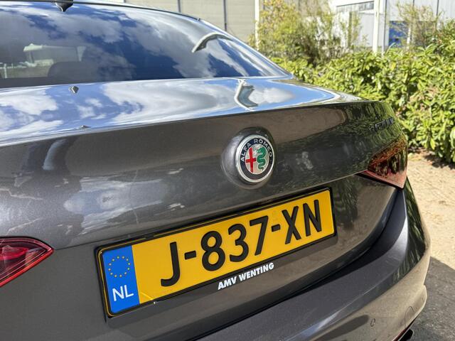 Alfa Romeo GIULIA 2.0T Sprint 200PK AutomaatoVeloceoLeder