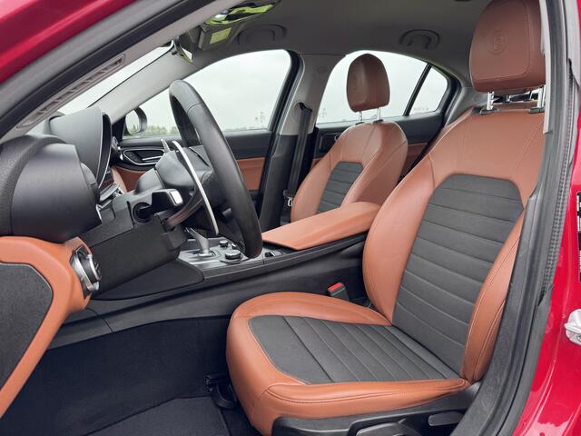 Alfa Romeo GIULIA 2.0T | 310PK | Rosso | Cloverleafs | Verlaagd | Zeer netjes!