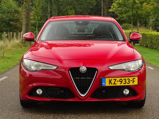 Alfa Romeo GIULIA 2.0T | 310PK | Rosso | Cloverleafs | Verlaagd | Zeer netjes!