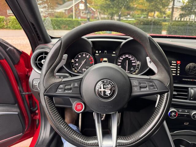 Alfa Romeo GIULIA 2.9 V6 Quadrifoglio 570 pk carbon