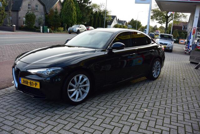 Alfa Romeo GIULIA 2.0T Super Corporate Edition
