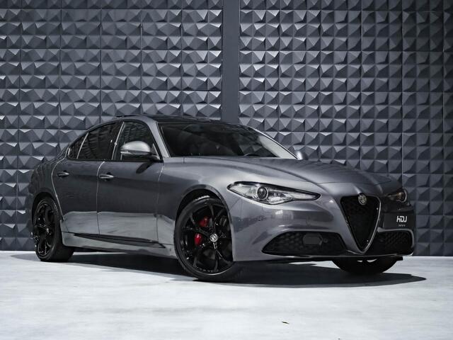 Alfa Romeo GIULIA 2.0T Super | Pano | 19"| Side | ACC | Memo | Camera |