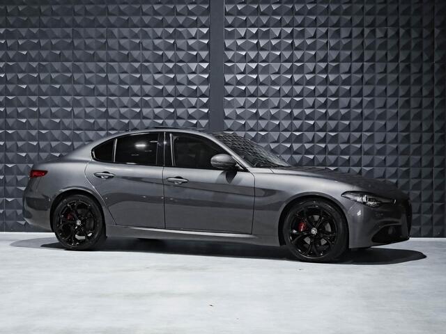 Alfa Romeo GIULIA 2.0T Super | Pano | 19"| Side | ACC | Memo | Camera |