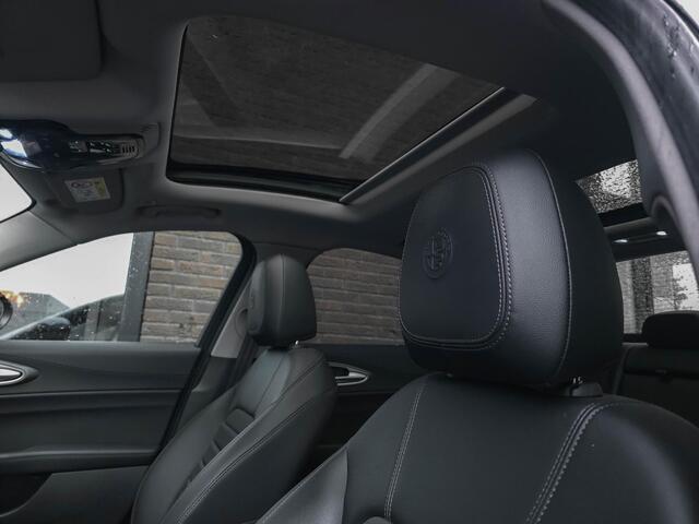 Alfa Romeo GIULIA 2.0T Super | Pano | 19"| Side | ACC | Memo | Camera |